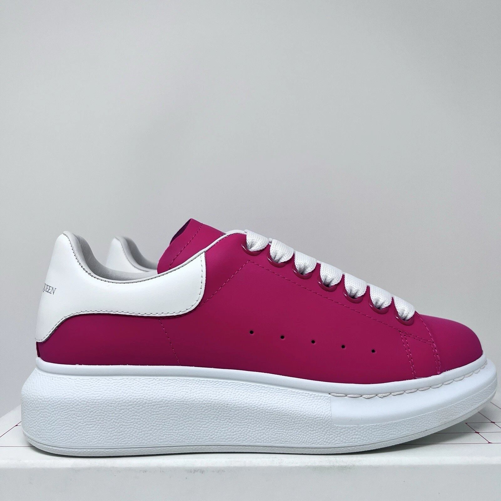 Alexander McQueen — Alexander McQueen Women's Sneakers Size 7 US/ 37 EU Pink White