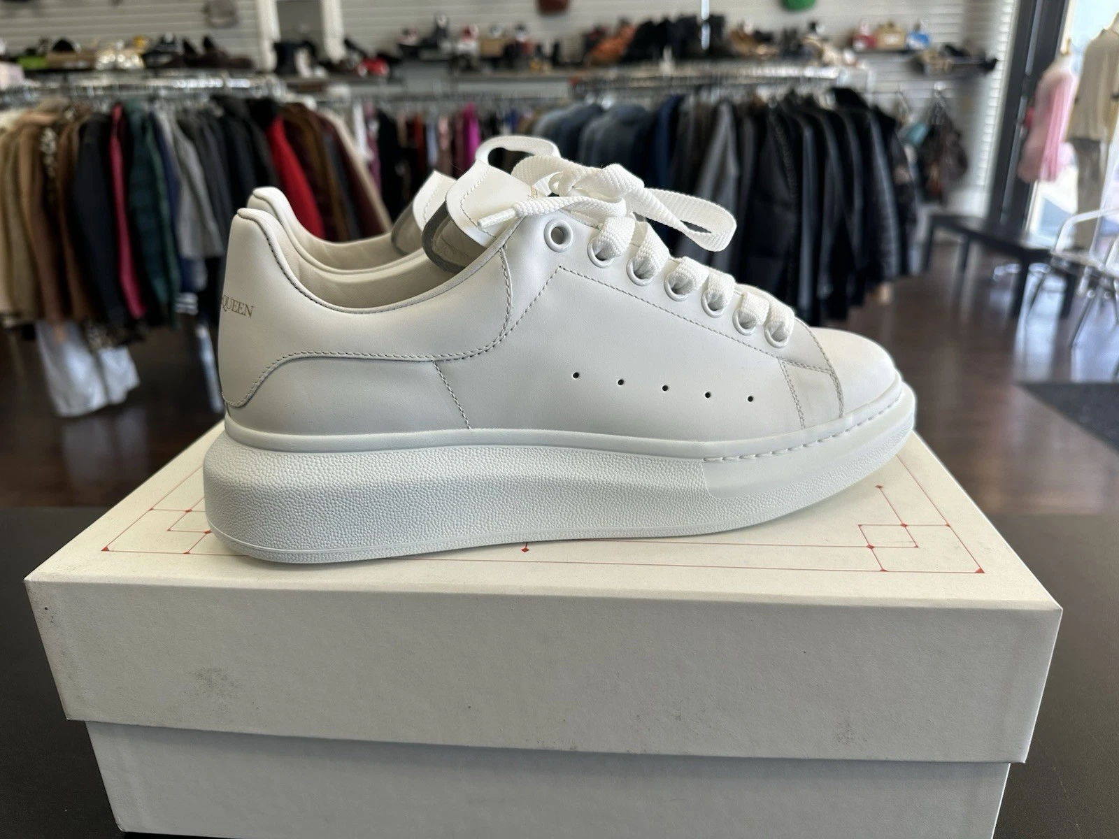 Alexander McQueen — Alexander McQueen Larry Oversized Sneaker White White, Size 42